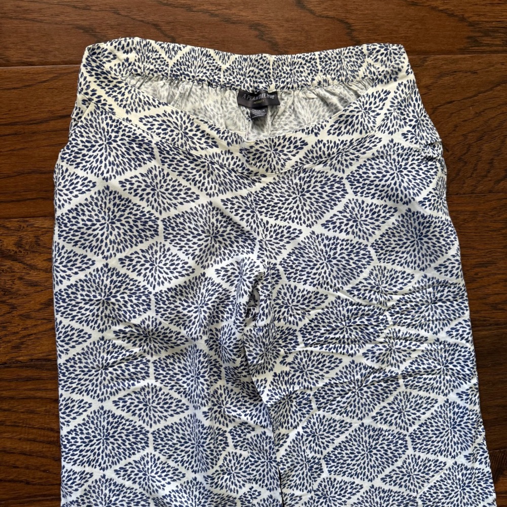 A Pea in the Pod Maternity Pants Rayon Wide Leg Blue White Coastal M - Picture 3 of 14